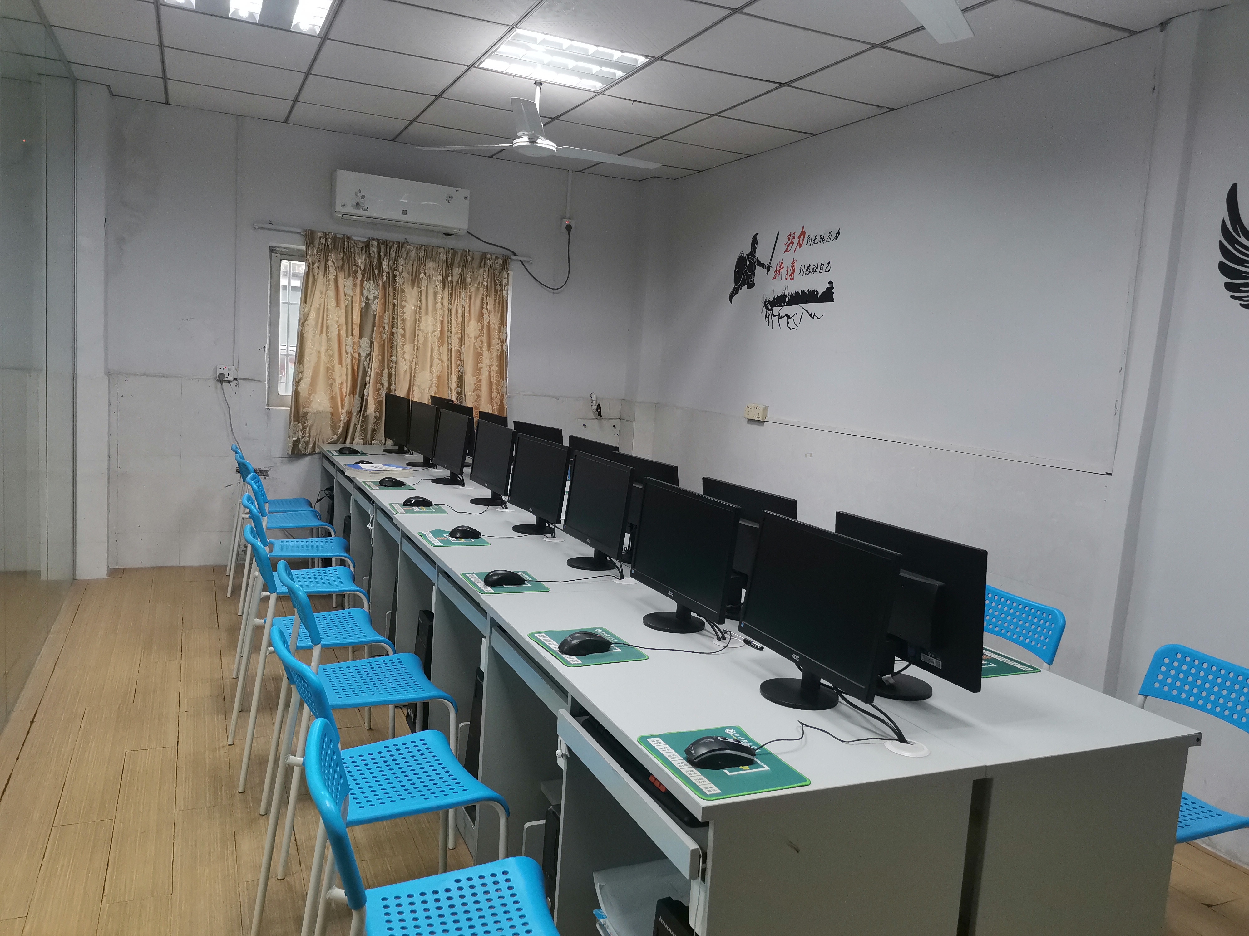 学员练习机房展示